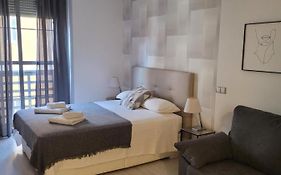 Hello Malaga Loft Center Top